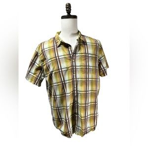 prAna Short Sleeve Button-Up Shirt Mens Size XL Green Brown Plaid Hiking Top
